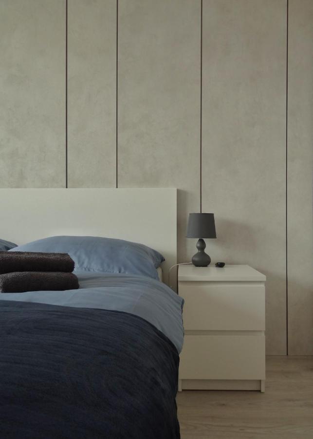 Top Urban Apartment - Free Parking, Green Energy, Modern Style Bratislava Extérieur photo